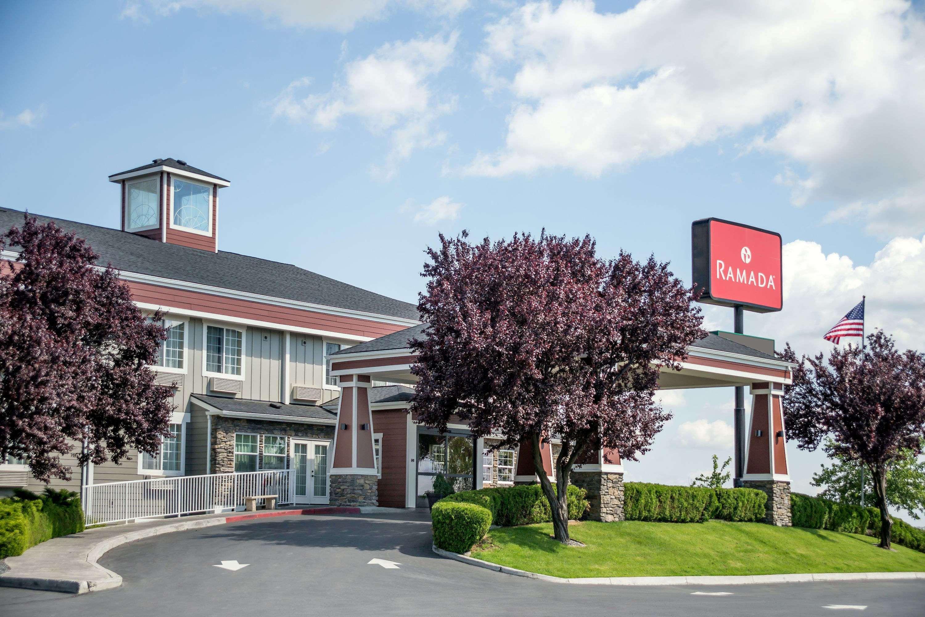 Ramada By Wyndham Moses Lake Extérieur photo
