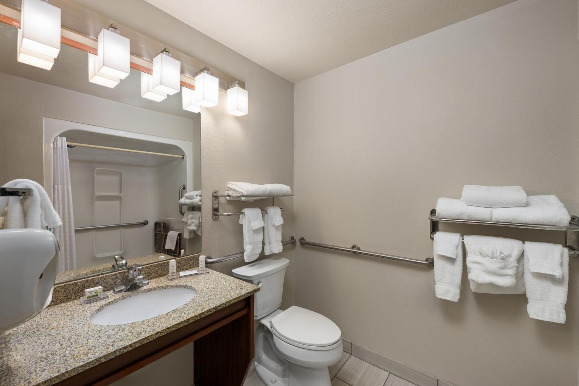 Ramada By Wyndham Moses Lake Extérieur photo