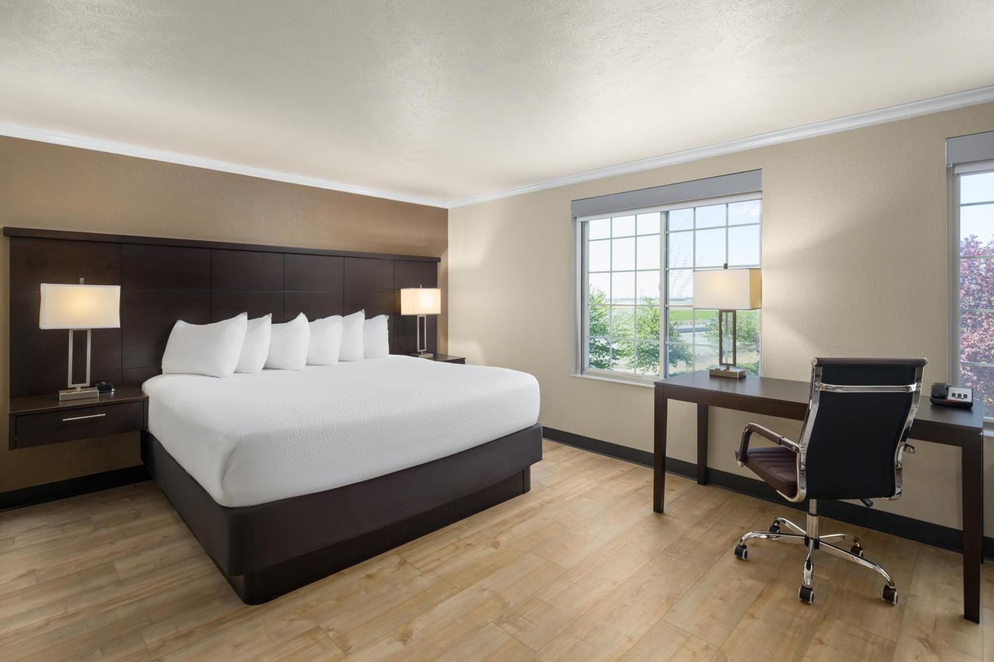 Ramada By Wyndham Moses Lake Extérieur photo